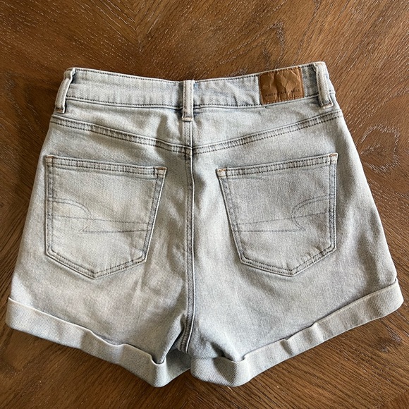 American Eagle High-Waist Mom Short - Picture 2 of 2